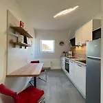 Komfortable In Halle-kroellwitz Apartament
