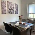 Komfortable In Halle-kroellwitz Apartament
