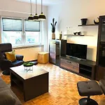 Komfortable In Halle-kroellwitz *