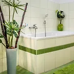 Komfortable In Halle-kroellwitz Apartament *