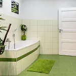 Komfortable In Halle-kroellwitz Apartament