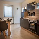 Komfortable In Halle-kroellwitz *
