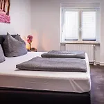 Komfortable In Halle-kroellwitz *