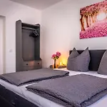 Komfortable In Halle-kroellwitz Apartament