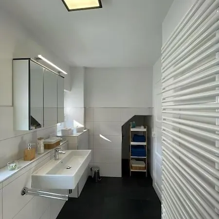 Komfortable In Halle-kroellwitz Apartment *