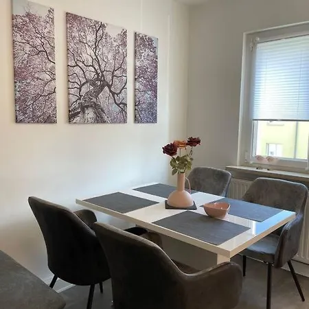 Komfortable In Halle-kroellwitz Lägenhet