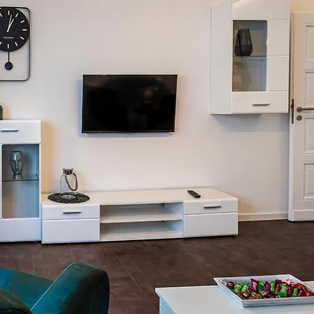 Komfortable In Halle-kroellwitz Apartamento *