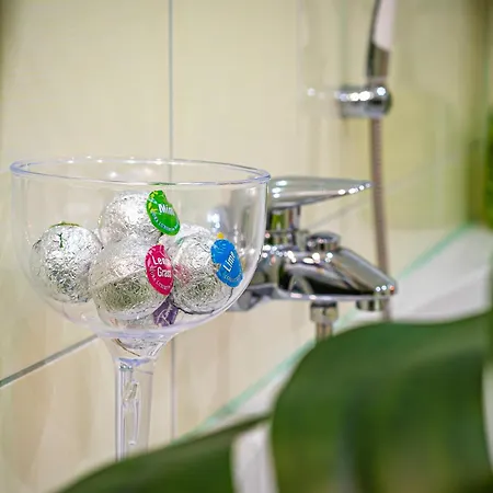 Komfortable In Halle-kroellwitz Lejlighed