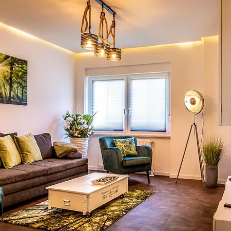 Komfortable In Halle-kroellwitz Apartamento *