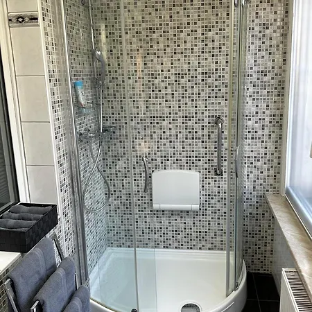 Komfortable In Halle-kroellwitz