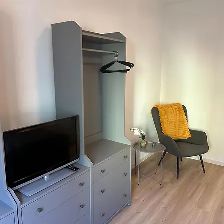 Apartment Komfortable In Halle-kröllwitz *