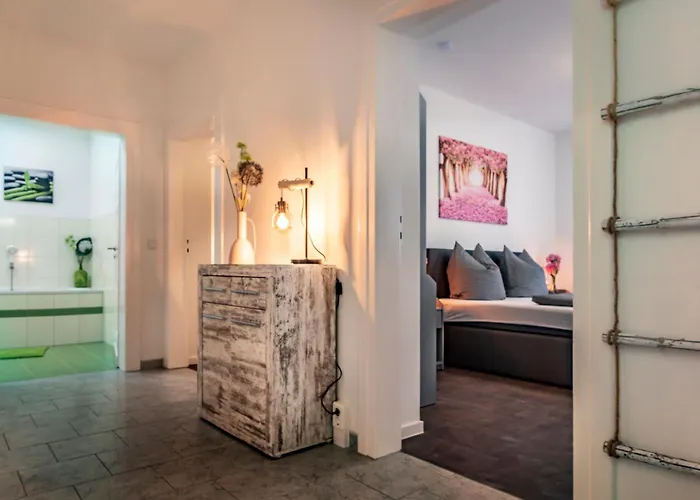 Komfortable In Halle-kroellwitz Apartamento